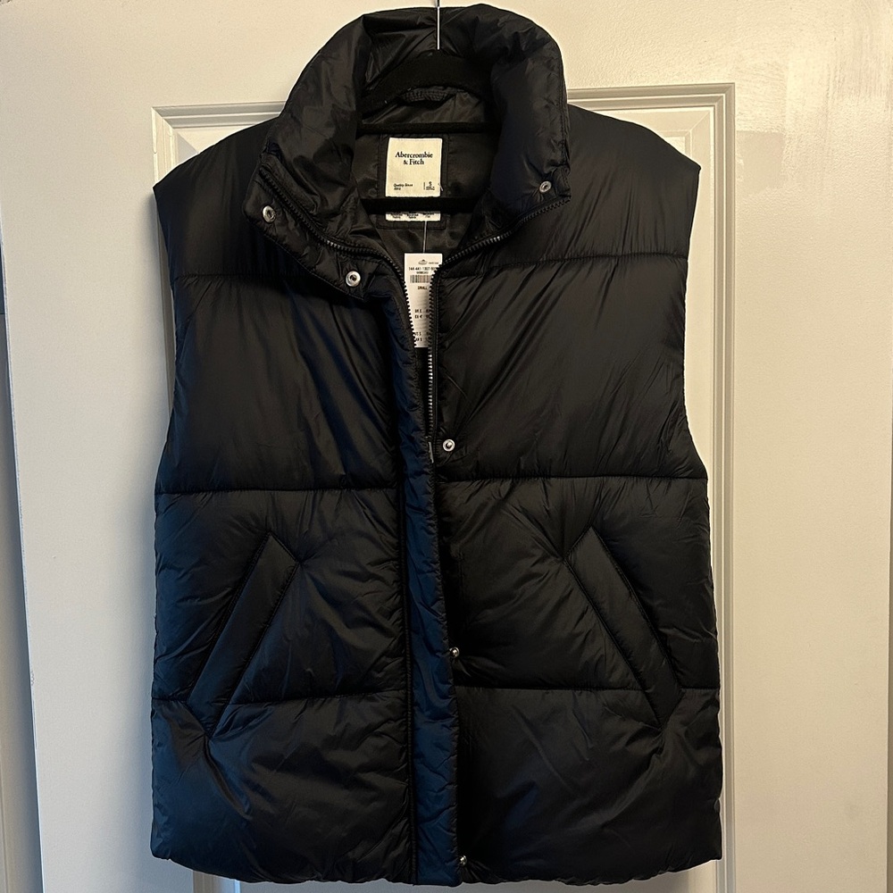 Abercrombie & Fitch Black Puffer Vest